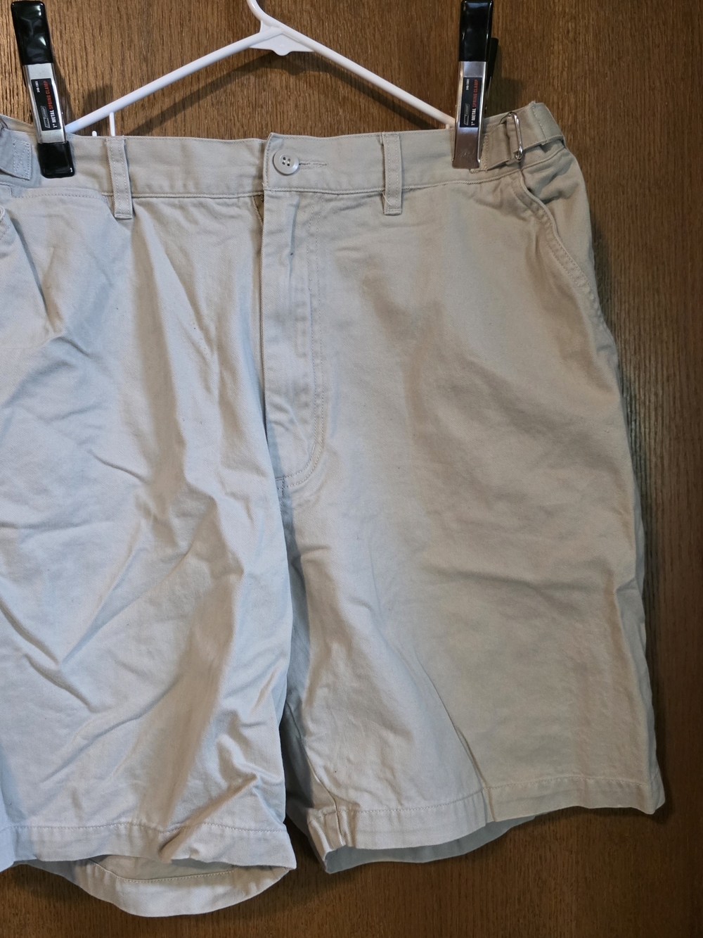 Men's Flat Front Chino Shorts in Light Tan